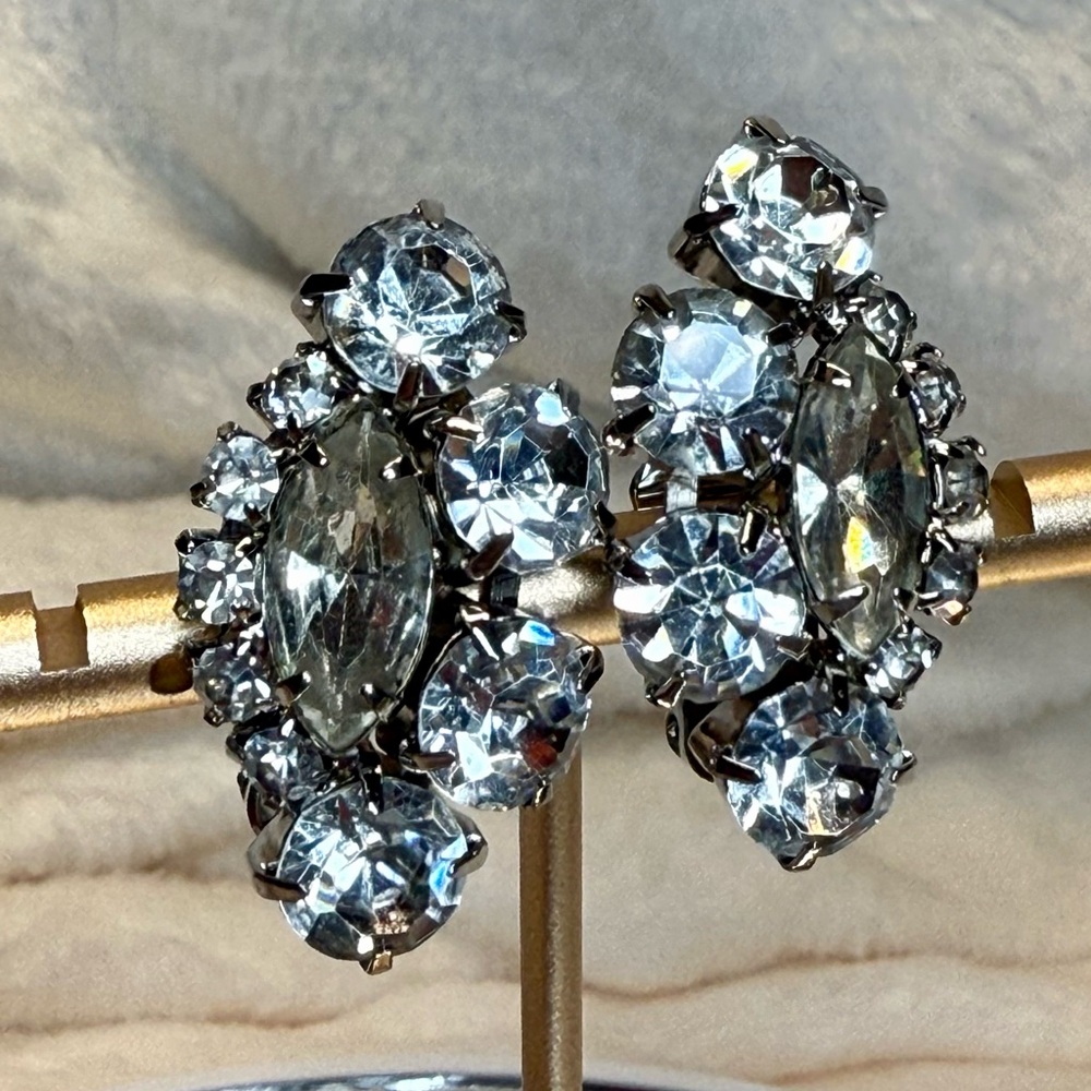 Vintage Rhinestone Clip On Earrings